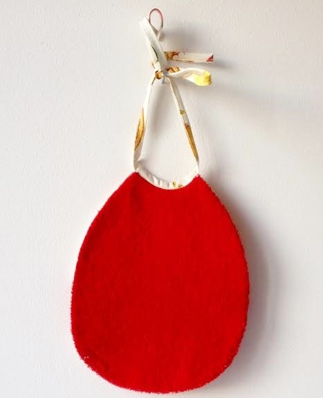 loudenella-bavoir-rouge